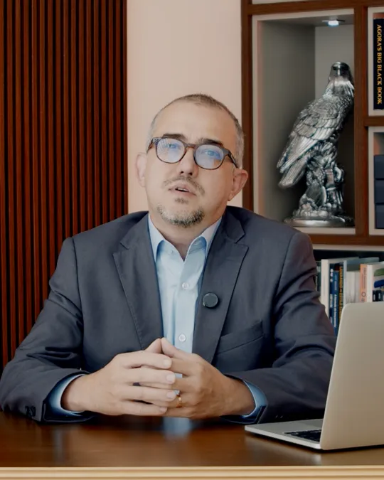 Dr. Tiago Blaya